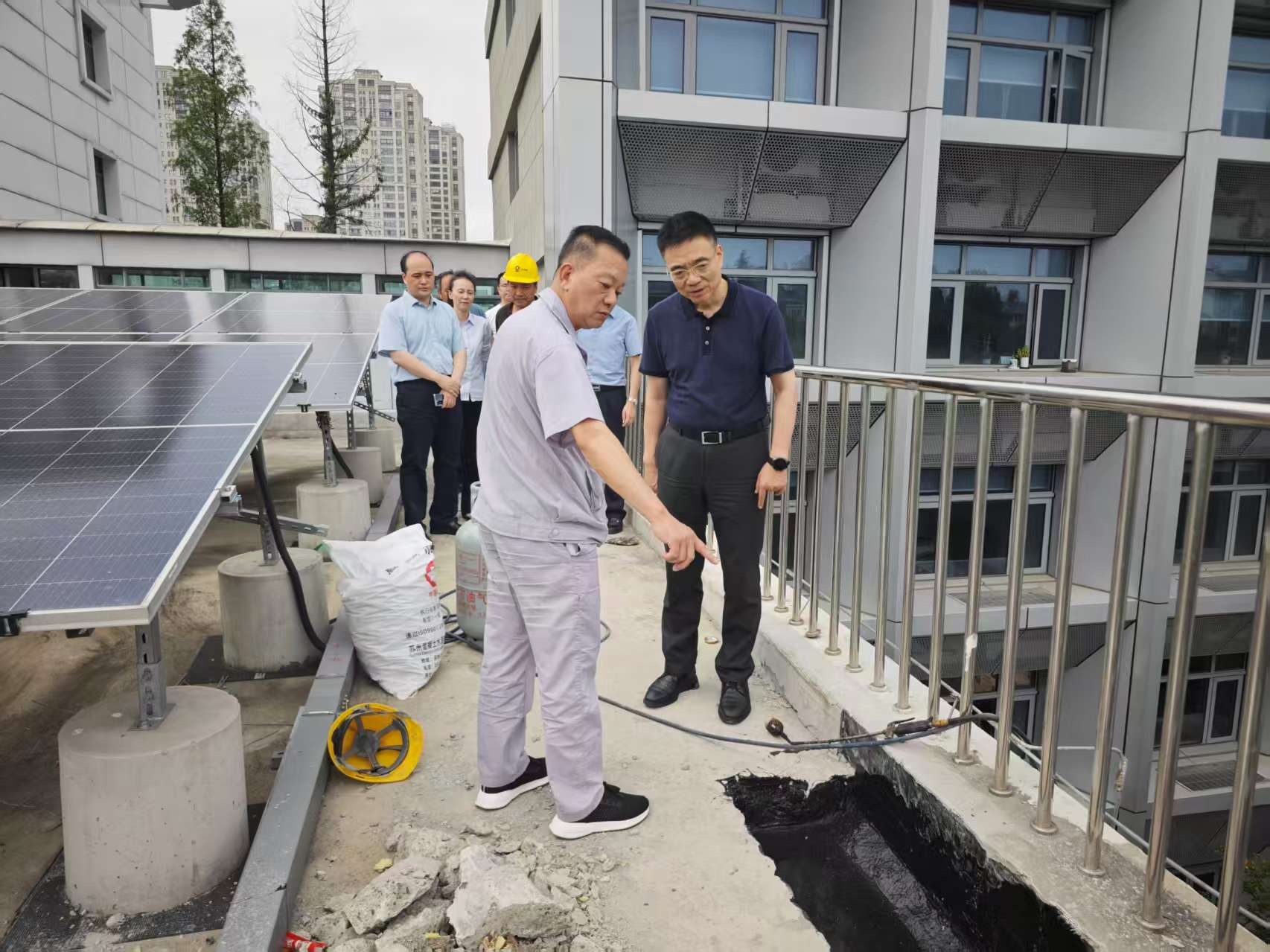 市机关事务管理局扎实做好防御台风“巴威”准备工作
